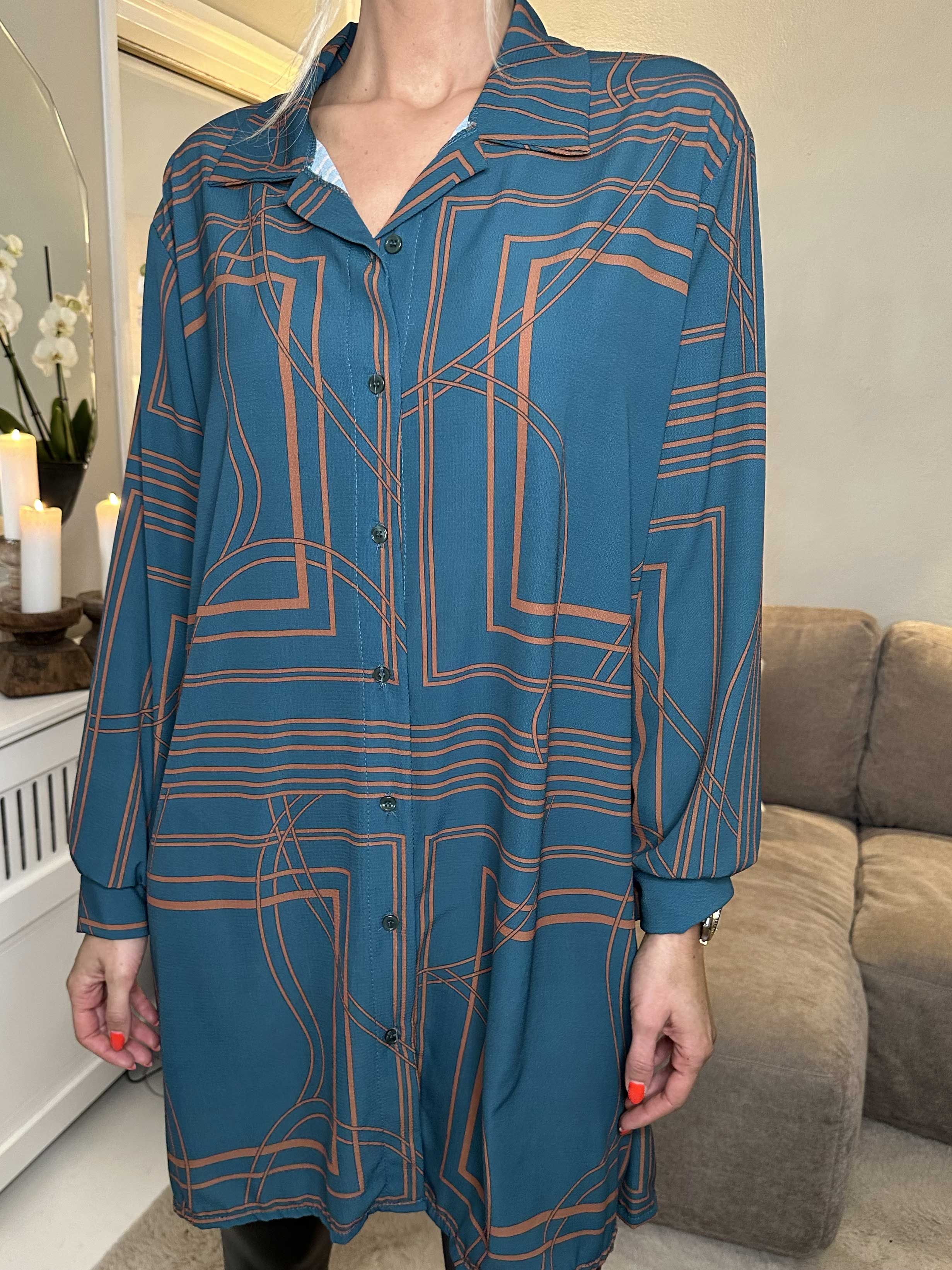 Abigail Square - Mönstrad skjortklänning